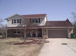 W233S6890 Millbrook Cir W, Big Bend, WI 53103