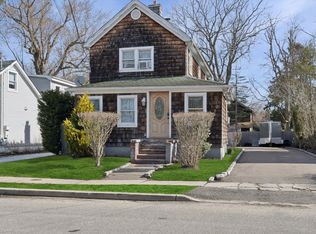 346 Maple Ave, Riverhead, NY 11901