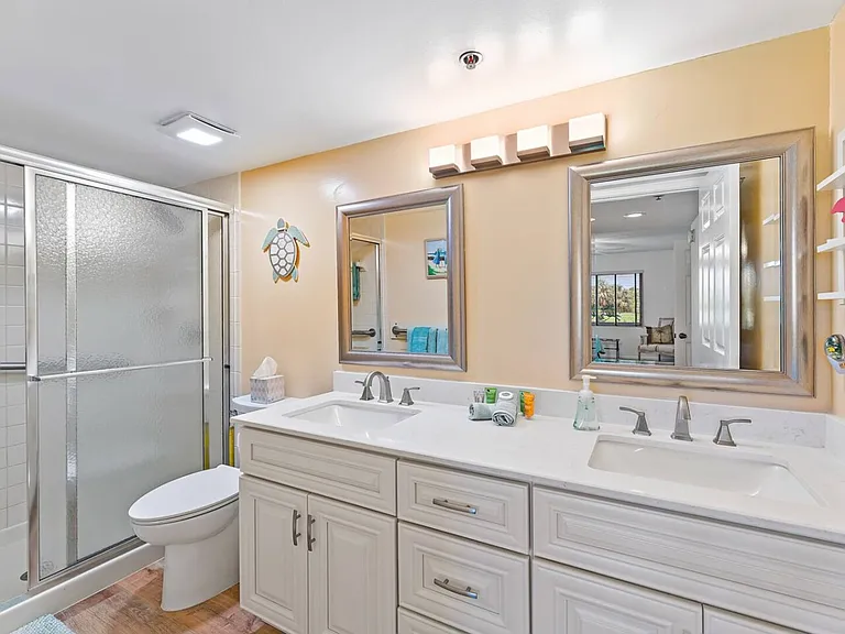 Palm Ave — Photo 26