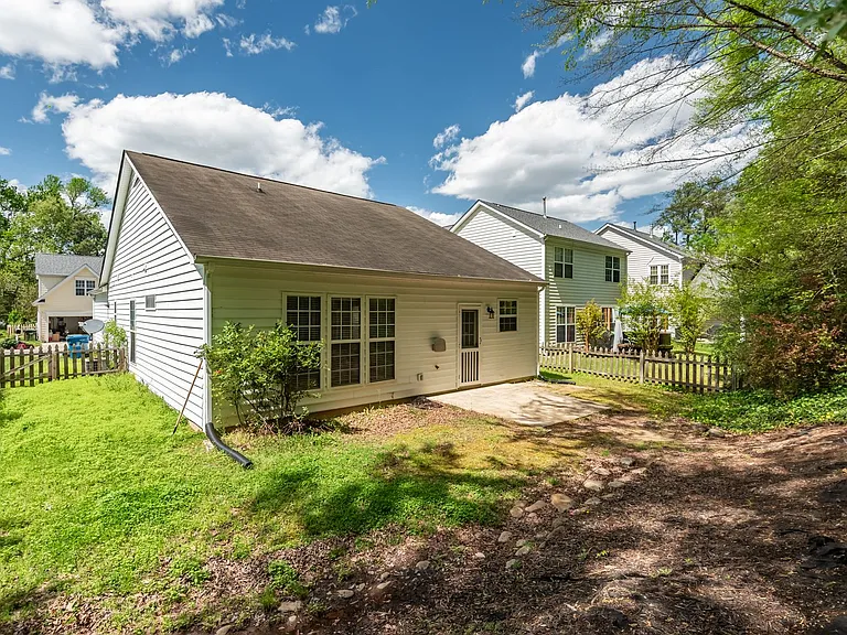 2225 Gablefield Ln — Photo 18