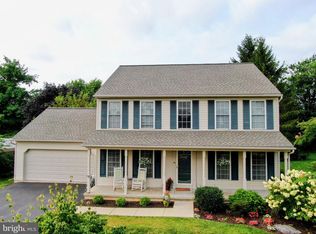 321 Coventry Ln, Lititz, PA 17543