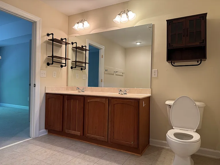 707 Bartlett Cir — Photo 12