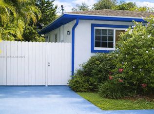 6260 SW 24th St #B, Miami, FL 33155