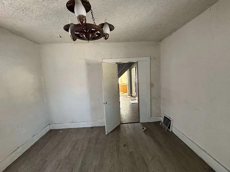 2228 E Brown St — Photo 7