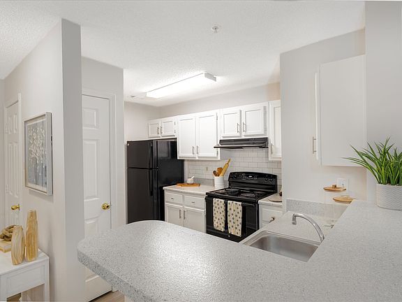 5th image of 50 Greenleaf Rd #939