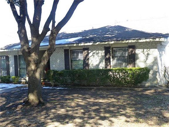 3rd image of 152 N Crestwood Blvd