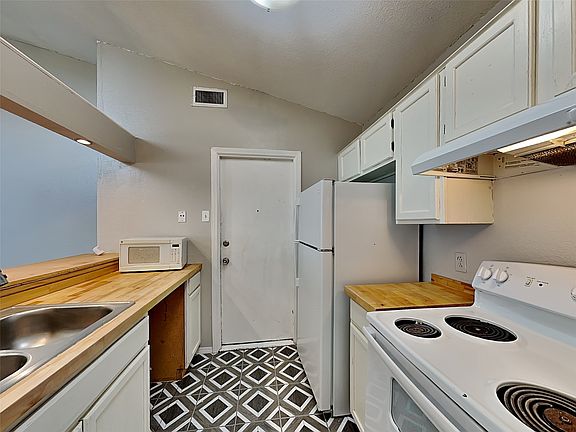 4th image of 1621 Scottsdale Dr