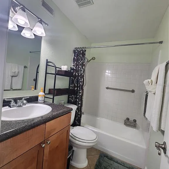 5215 Coquina Key Dr SE #B — Photo 16