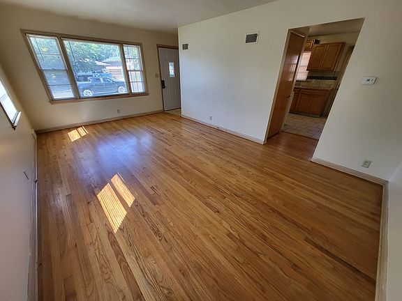 2nd image of 864 S 39th St
