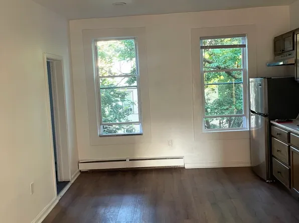 366 Bergen Avenue image 5 of 9