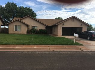 2020 Iron Horse Dr, Winslow, AZ 86047