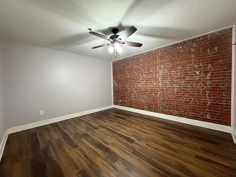425 Broad St — Photo 14