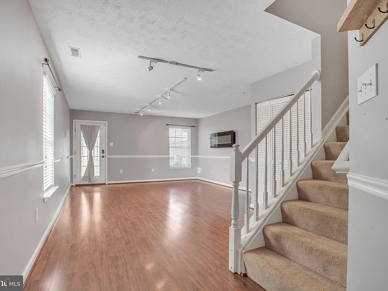 200 Toddson Ln — Photo 6