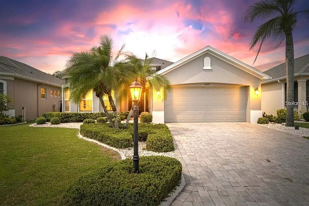 3 bed, 2.0 bath, 1905 sqft, $2,500 — Photo 3