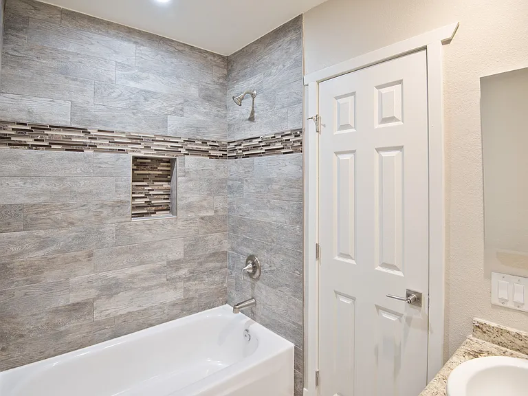 Sunset Ridge at La Crescenta — Photo 36