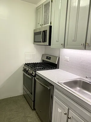 Rented by Anita Loewy, Inc | media 24