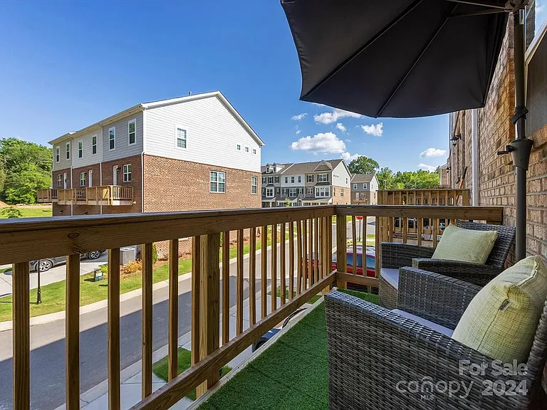 10118 Hemingway Pl — Photo 22