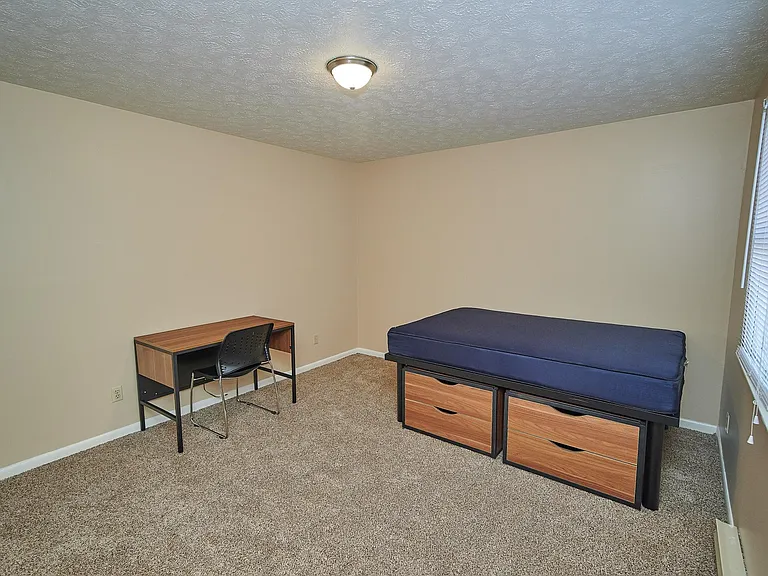 Crimson Hawk Student Housing — Photo 77