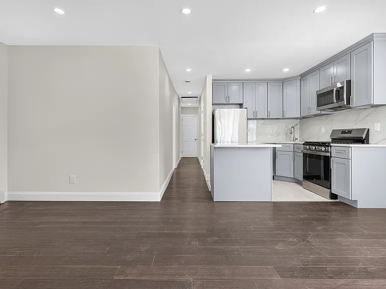 88 Buffalo Ave #2 — Photo 2
