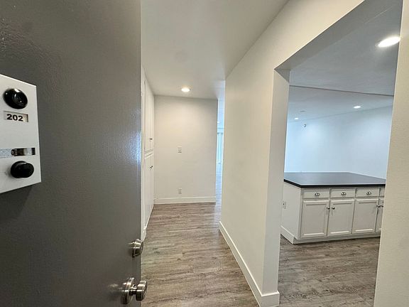 4th image of 117 N Hamilton Dr APT 202