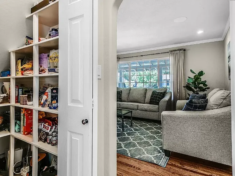 4318 Satinwood Dr — Photo 11