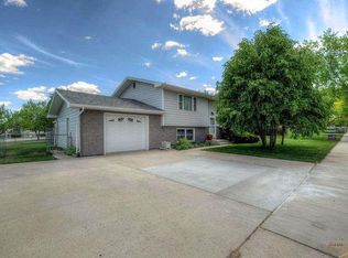 3204 Elm Ave, Rapid City, SD 57701