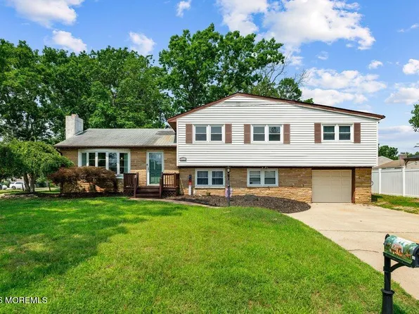 46 Newman Drive, Toms River, NJ 08755