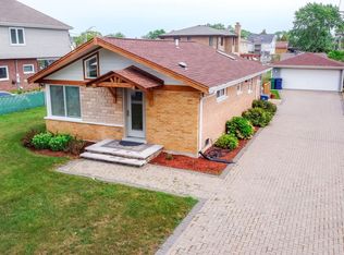 8239 Nashville Ave, Burbank, IL