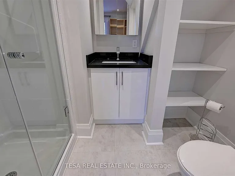 648 Bathurst St #2 — Photo 10