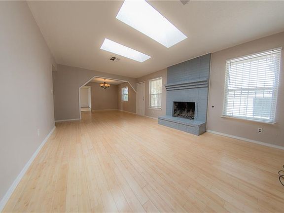 5th image of 1740 Jerry Abbott St