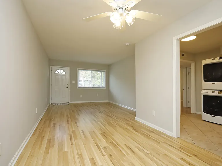 101 Sue Ann Ct #A — Photo 6