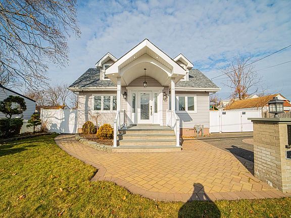 2nd image of 218 Bergen Ct