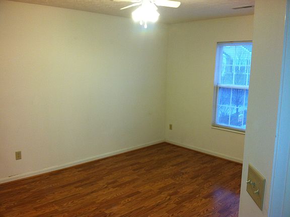 2nd image of 404 Heritage Green Dr