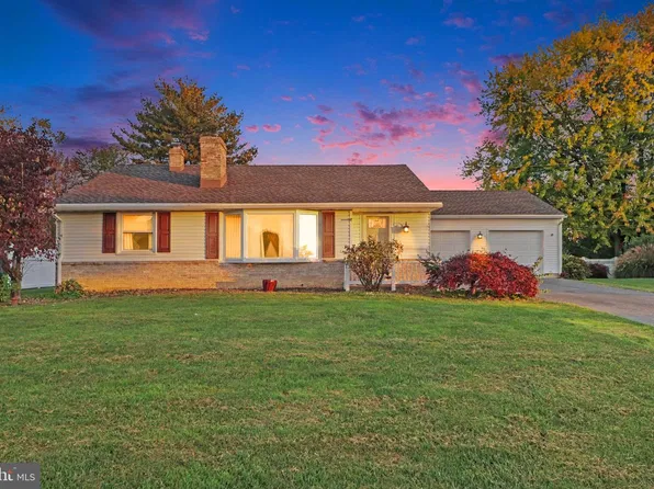 819 Darby Ln, Lancaster, PA 17601