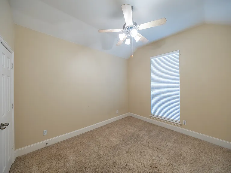 6366 Shadywood Dr — Photo 10