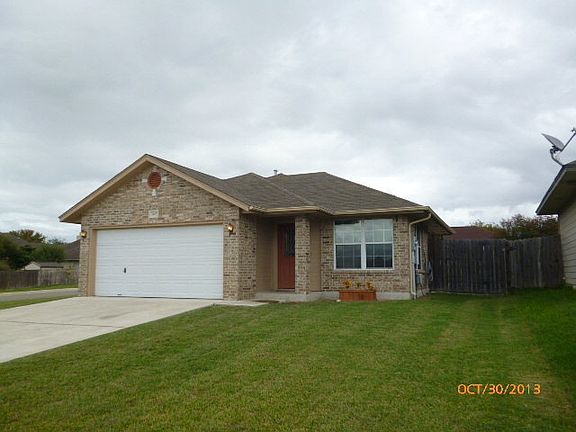 3rd image of 2107 Bentwood Dr