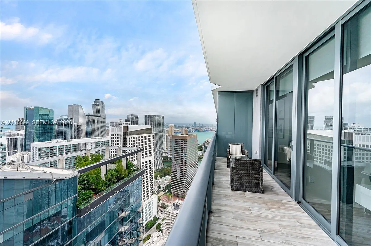 Building Photo - 801 S Miami Ave #5207