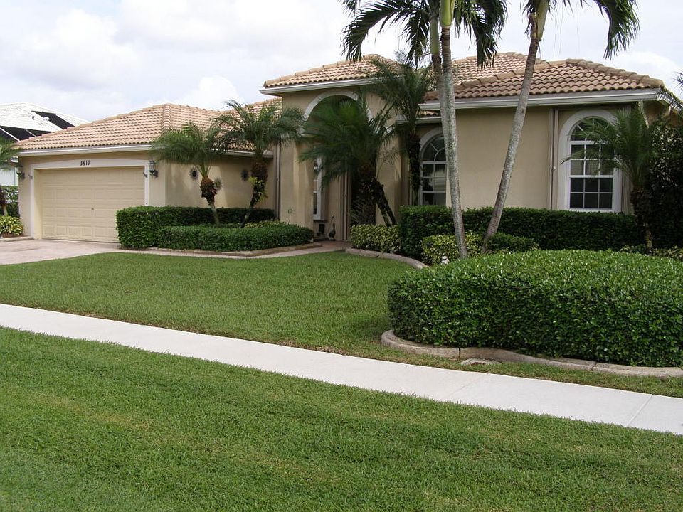 Beautiful 4 bed,3 ba w den