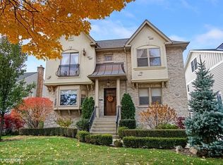 704 S Mitchell Ave, Elmhurst, IL 60126