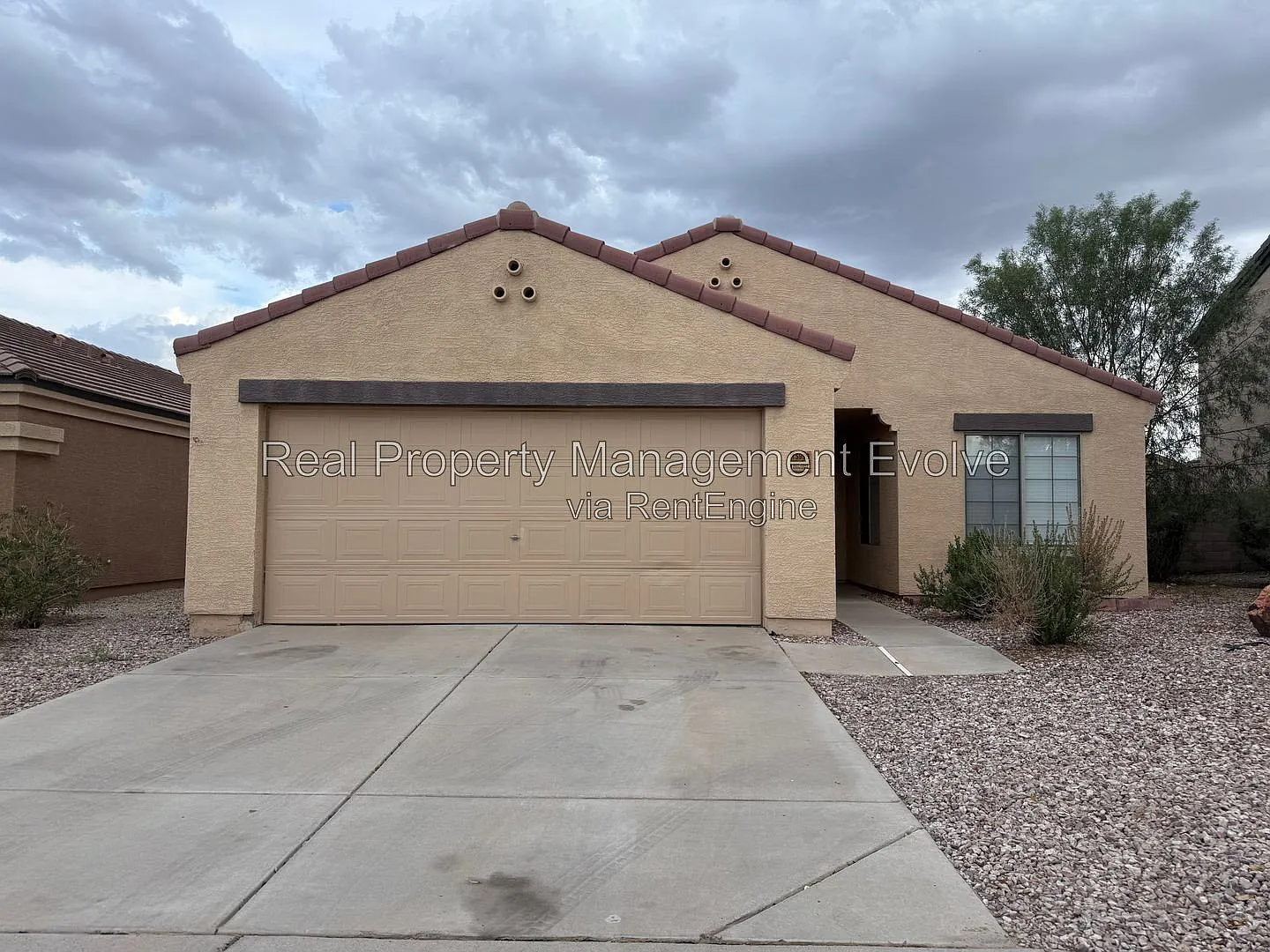 3 bed, 2.0 bath, 1305 sqft, $1,700 — Photo 2