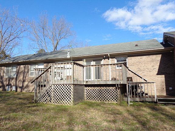 5th image of 110 Taylor St