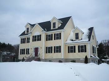 3rd image of 140 Marion St