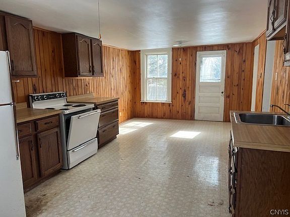 4th image of 4917 Clinton Rd