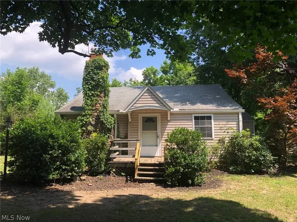 4735 Pioneer Trl, Mantua, OH 44255