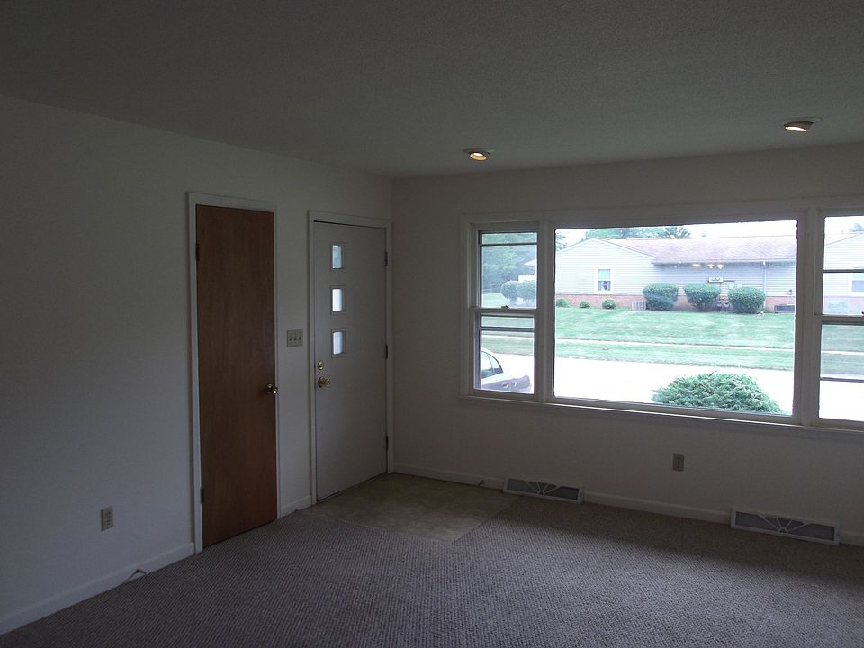 2nd image of 702 Scovill St