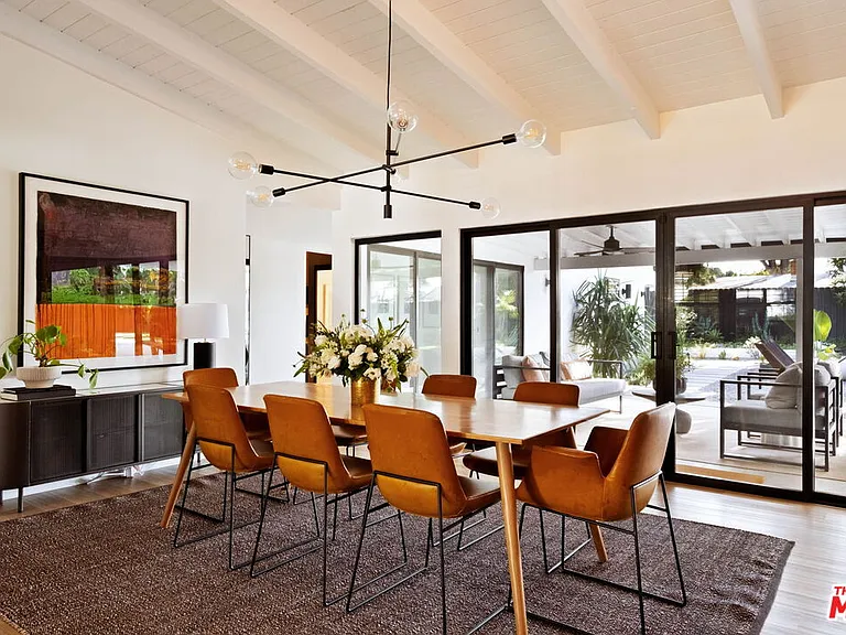 4735 Degovia Ave — Photo 8