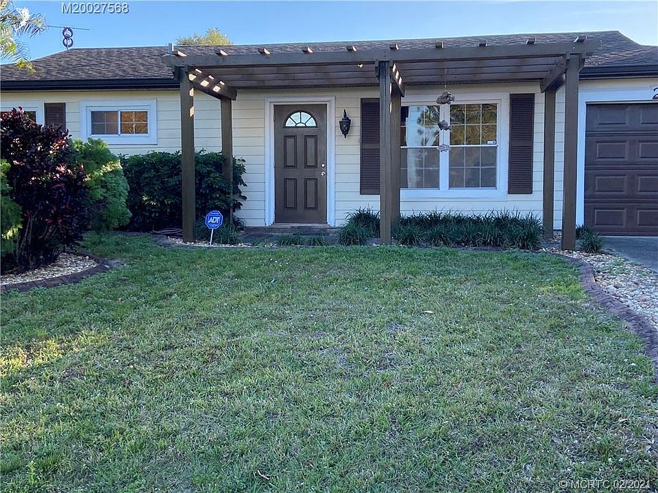 1st image of 229 SW Tulip Blvd