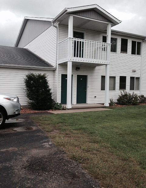 entry w/attached garage