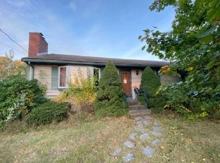 54 Oneil Rd, Somerset, MA 02725