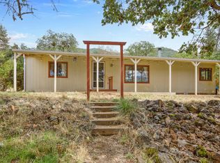 301 Robmar Ln, Grants Pass, OR 97527